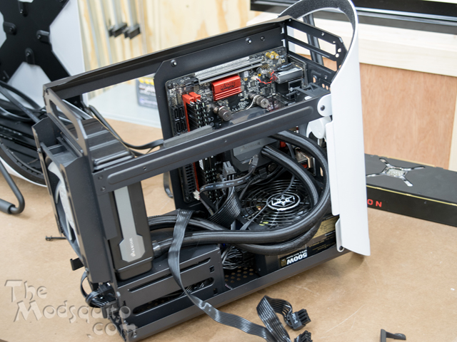 Bit_Fenix_Portal_Watercooled_04.jpg