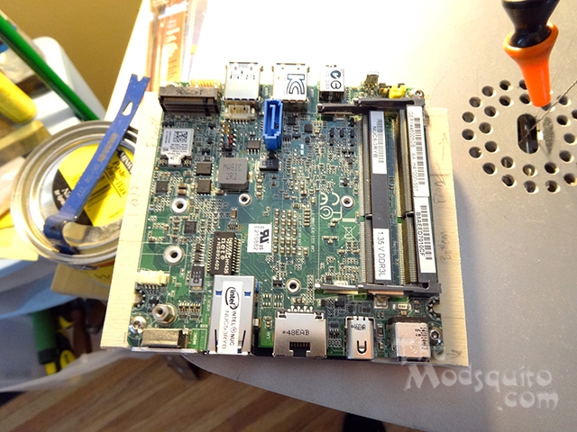 Mosquito_Hanging_in_the_balance_Intel_NUC_bit-tech_modzoo_DSC03518.JPG
