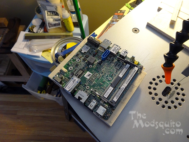 Mosquito_Hanging_in_the_balance_Intel_NUC_bit-tech_modzoo_DSC03519.JPG