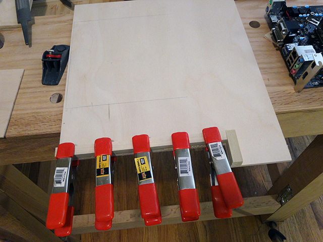 Mini_Watercooled_HTPC_modsquito_wood_scratch_build_DSC02280-W640.JPG