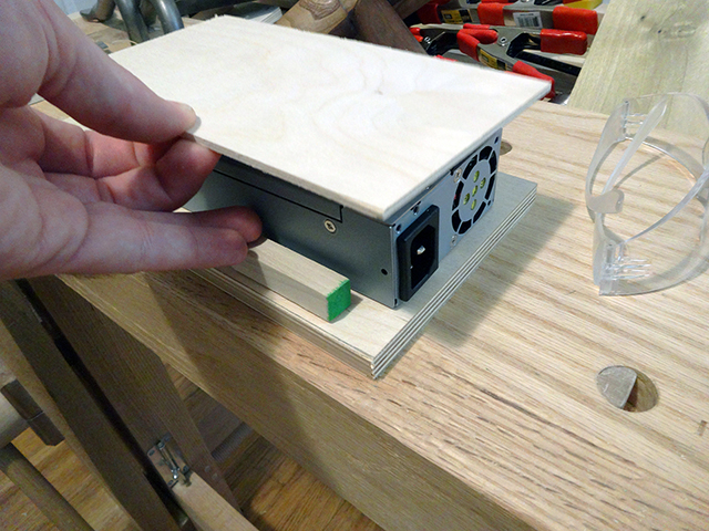 Mini_Watercooled_HTPC_modsquito_wood_scratch_build_DSC02372-W640.JPG