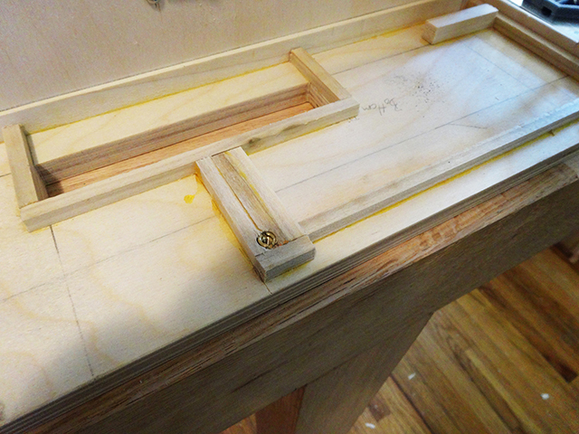 Mini_Watercooled_HTPC_modsquito_wood_scratch_build_DSC02390-W640.JPG