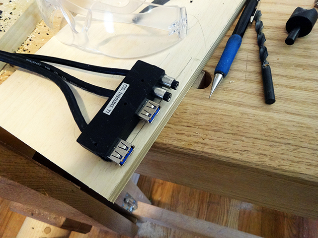 Mini_Watercooled_HTPC_modsquito_wood_scratch_build_DSC02391-W640.JPG