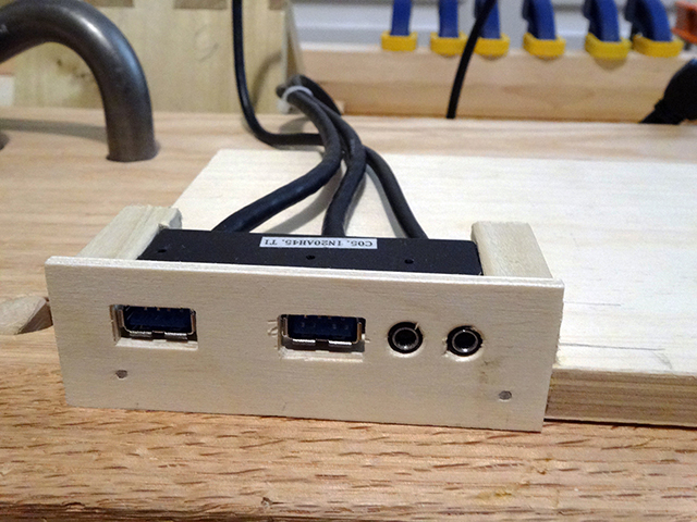 Mini_Watercooled_HTPC_modsquito_wood_scratch_build_DSC02400-W640.JPG