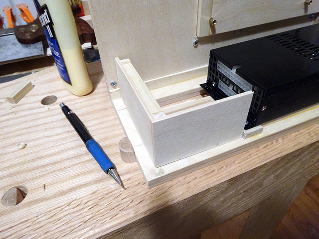 Mini_Watercooled_HTPC_modsquito_wood_scratch_build_DSC02432-W640.JPG
