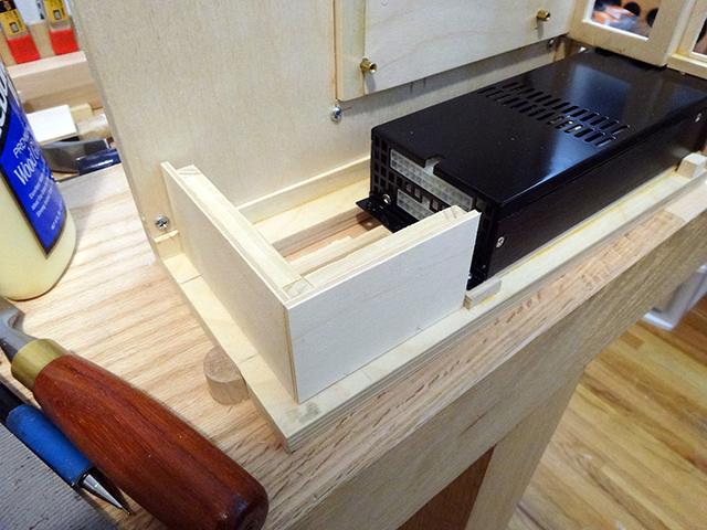Mini_Watercooled_HTPC_modsquito_wood_scratch_build_DSC02433-W640.JPG