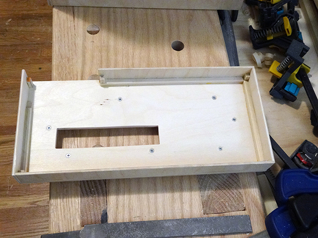 Mini_Watercooled_HTPC_modsquito_wood_scratch_build_DSC02490-W640.JPG