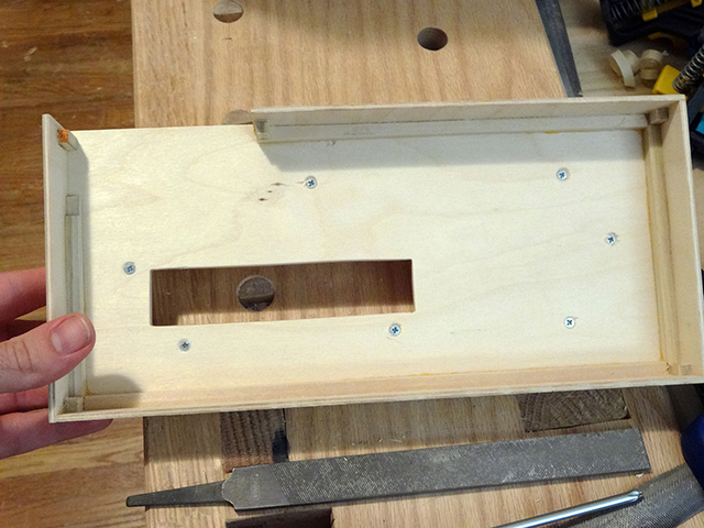 Mini_Watercooled_HTPC_modsquito_wood_scratch_build_DSC02491-W640.JPG