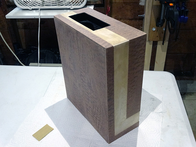Mini_Watercooled_HTPC_modsquito_wood_scratch_build_DSC02548-W640.JPG