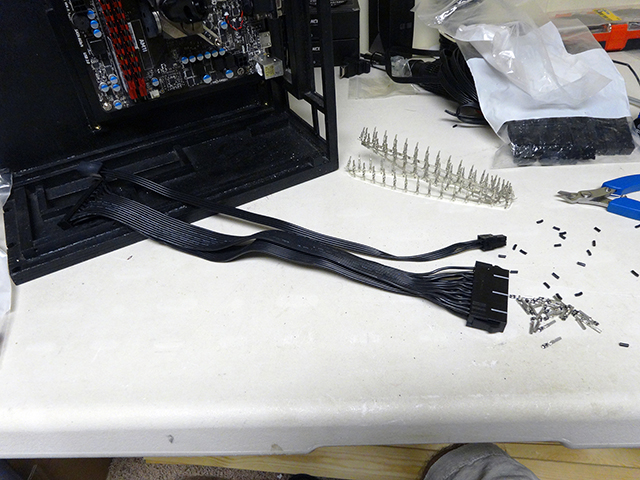 Mini_Watercooled_HTPC_modsquito_wood_scratch_build_DSC02572-W640.JPG