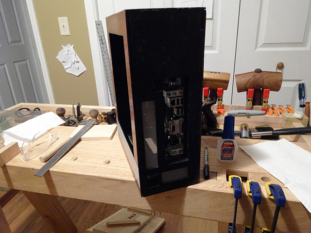 Mini_Watercooled_HTPC_modsquito_wood_scratch_build_DSC02590-W640.JPG