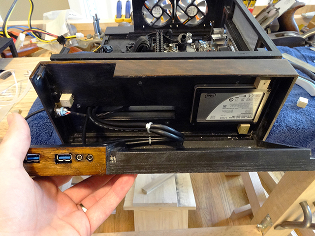 Mini_Watercooled_HTPC_modsquito_wood_scratch_build_DSC02802-W640.JPG