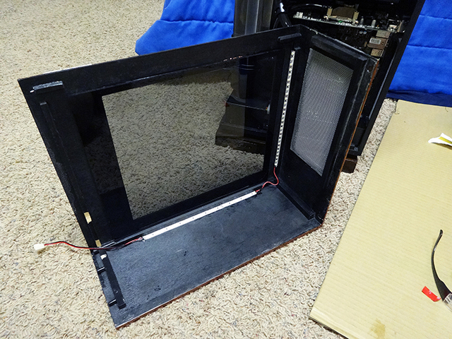 Mini_Watercooled_HTPC_modsquito_wood_scratch_build_DSC02820-W640.JPG