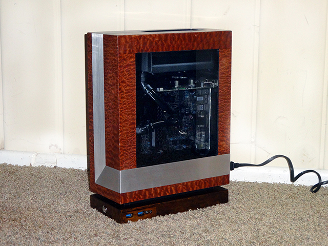 Mini_Watercooled_HTPC_modsquito_wood_scratch_build_DSC02836-W640.JPG