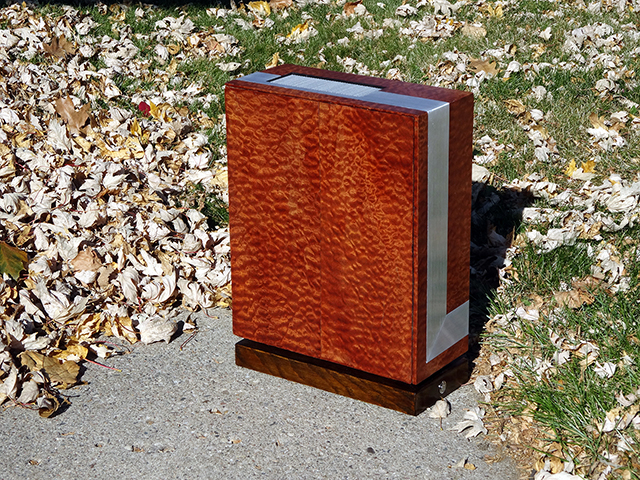 Mini_Watercooled_HTPC_modsquito_wood_scratch_build_DSC02846-W640.JPG