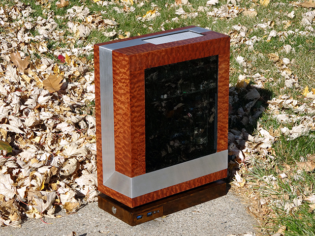 Mini_Watercooled_HTPC_modsquito_wood_scratch_build_DSC02854-W640.JPG