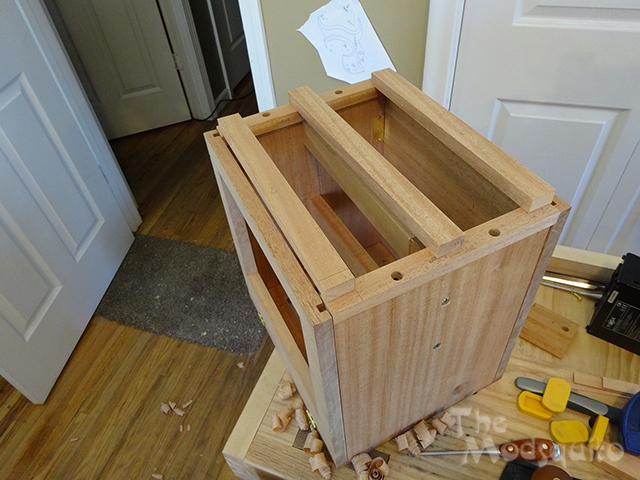 Mosquito_Victorian_Wooden_Desktop_G.Skill_DSC03630.jpg