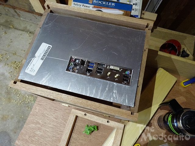 Mosquito_Victorian_Wooden_Desktop_G.Skill_DSC03647.jpg