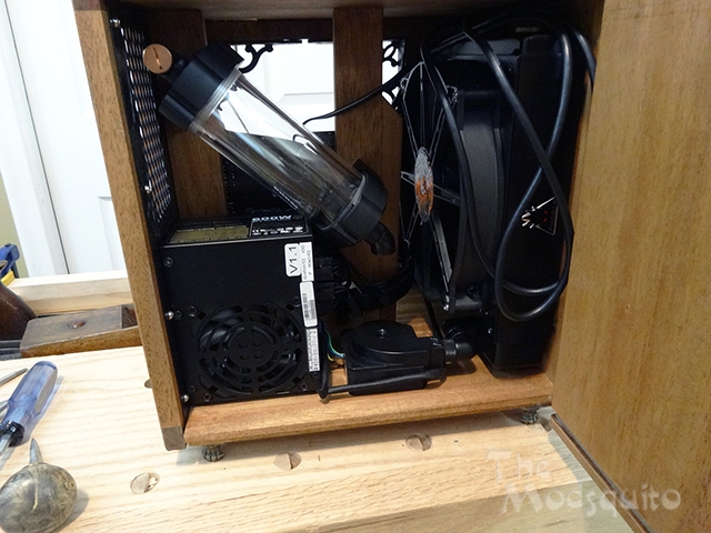 Mosquito_Victorian_Wooden_Desktop_G.Skill_DSC03895.jpg