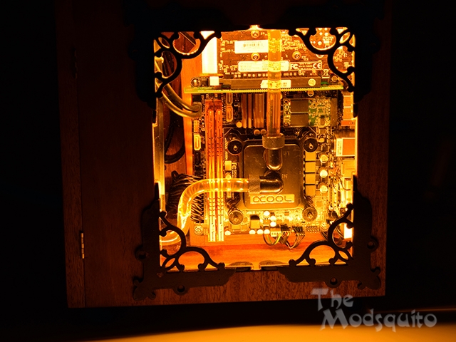 Mosquito_Victorian_Wooden_Desktop_G.Skill_DSC_0182.jpg
