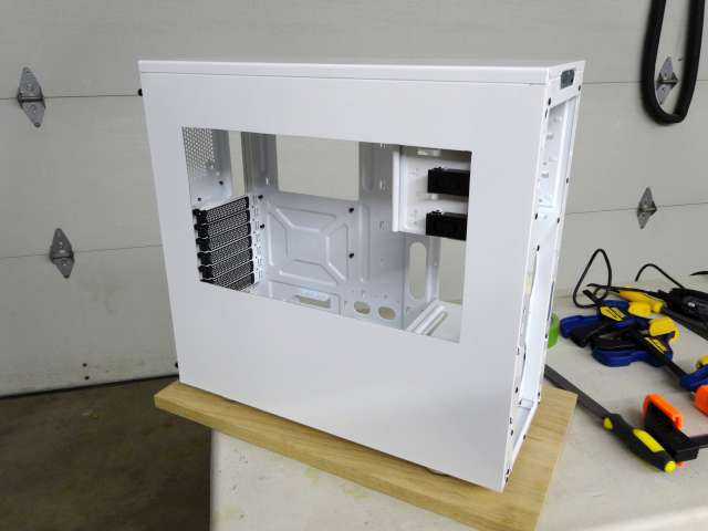 Mosquito_NZXT_H230_PrimoChill_LRT_Liquid_DSC00248-W640.jpg