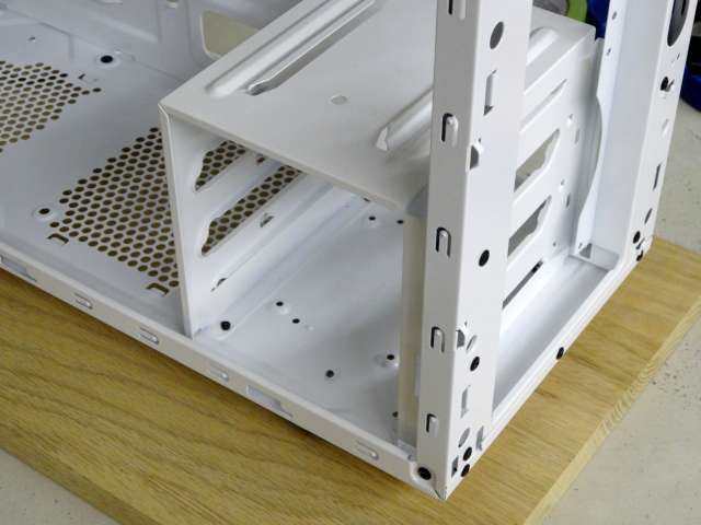Mosquito_NZXT_H230_PrimoChill_LRT_Liquid_DSC00249-W640.jpg