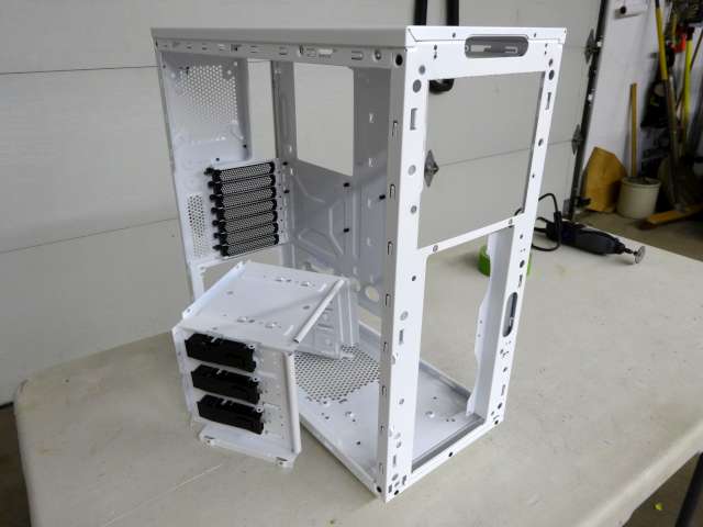 Mosquito_NZXT_H230_PrimoChill_LRT_Liquid_DSC00252-W640.jpg
