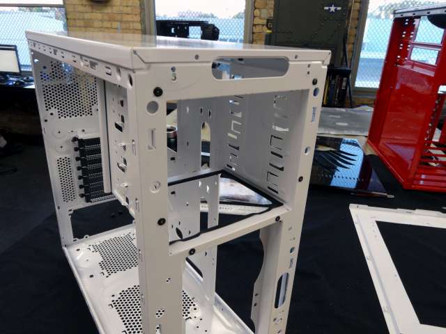 Mosquito_NZXT_H230_PrimoChill_LRT_Liquid_DSC00287-W640.jpg