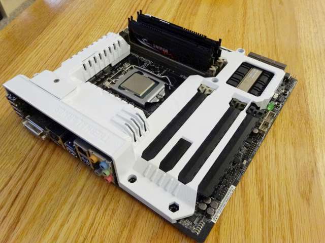 Mosquito_NZXT_H230_PrimoChill_LRT_Liquid_DSC00304-W640.jpg
