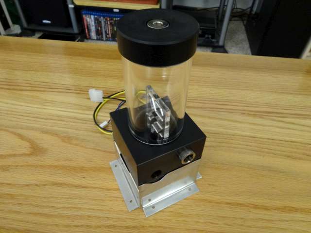 Mosquito_NZXT_H230_PrimoChill_LRT_Liquid_DSC00310-W640.jpg