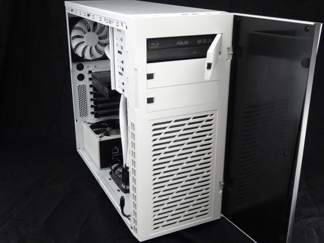 Mosquito_NZXT_H230_PrimoChill_LRT_Liquid_DSC00481-W640.JPG